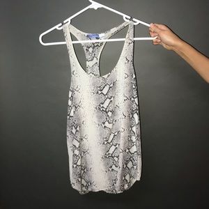 Acrobat snake patterned top and great quality!